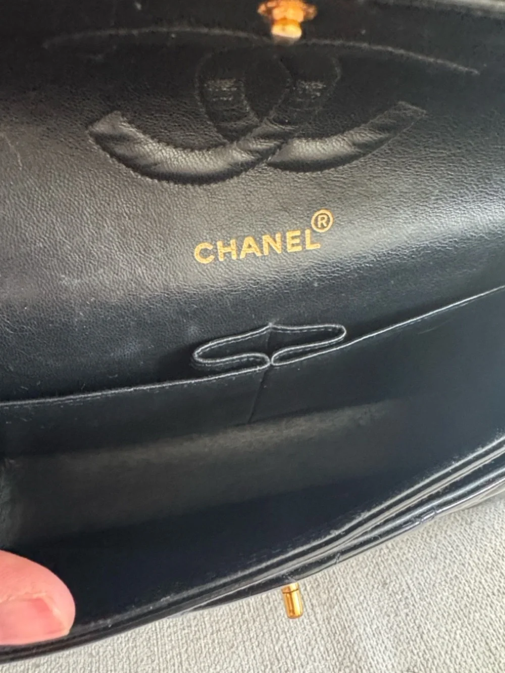 CHANEL Vintage Classic Doubr Bag w/ Flap and 24k Gold Hardware 2003 - Picture 7 of 11